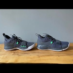 Paul George 2.5 Dark Grey by Nike